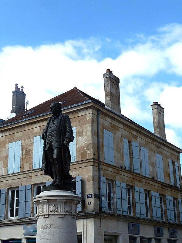 ^la statue de Diderot - Langres