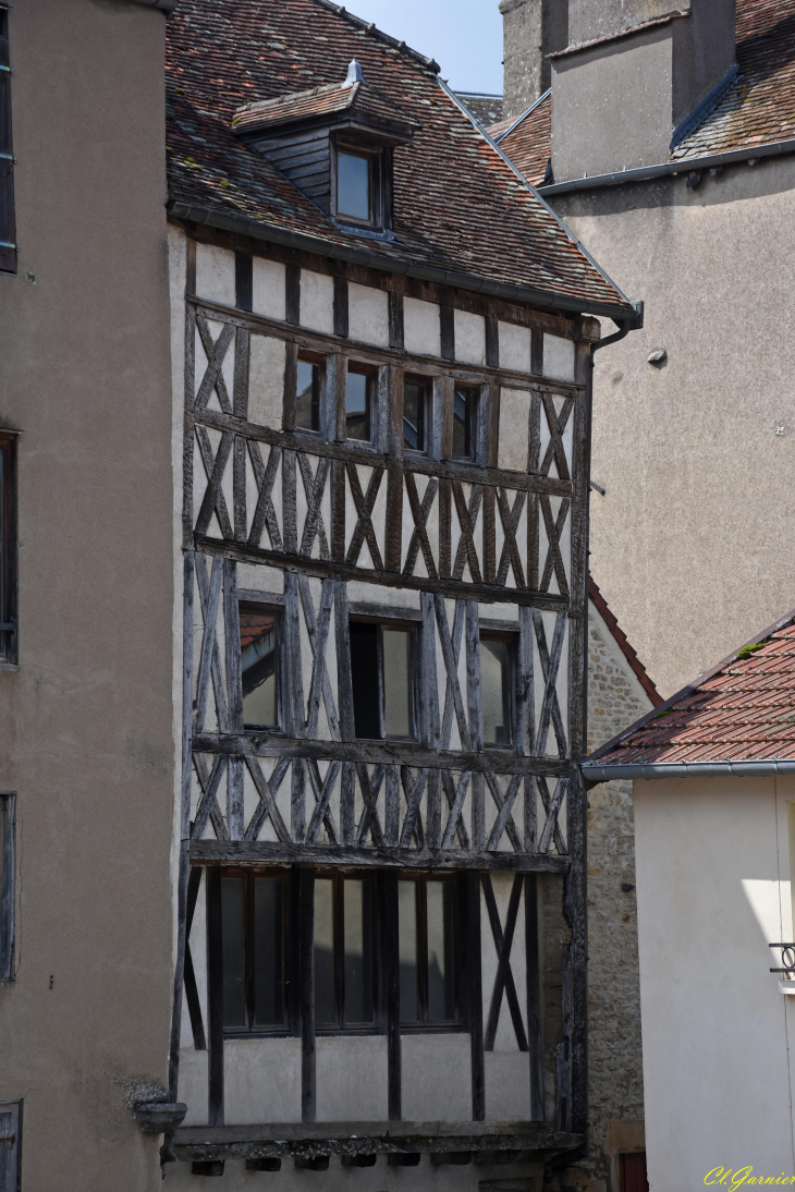 Maison à Pans de bois XVè - Langres