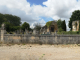 les ruines dans le cimetière