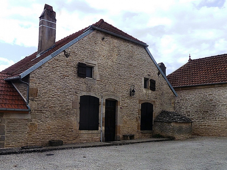 Maison du village - Montsaugeon