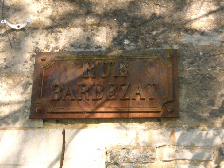 Barbezat  fondateur de la cités ouvrières, du 2ème haut fourneaux (1860) et d'un atelier d'usinage (1862). - Osne-le-Val
