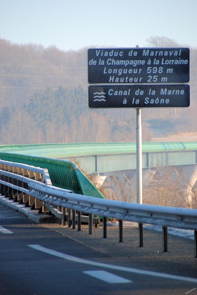 Le viaduc sur le contournement de Saint Dizier quartier de Marnaval - Saint-Dizier
