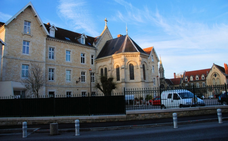 La cité administrative en face du thêatre (actuellement en rénovation) - Saint-Dizier