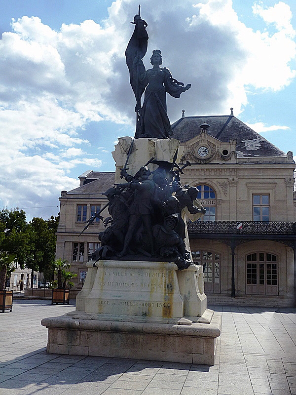 Le monument aux morts de 1544 - Saint-Dizier