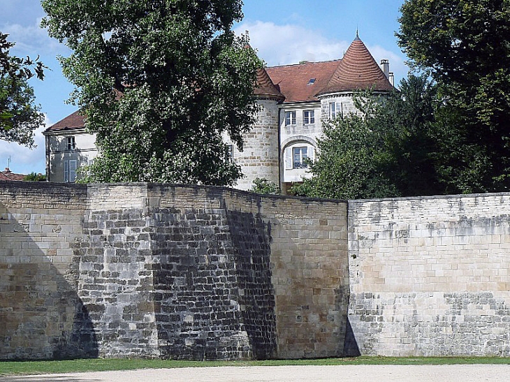 Les remparts et l'ancien château - Saint-Dizier