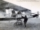 Photo précédente de Châlons-en-Champagne L'aéroplane Farman au Camp de Châlons, vers 1909 (carte postale ancienne).