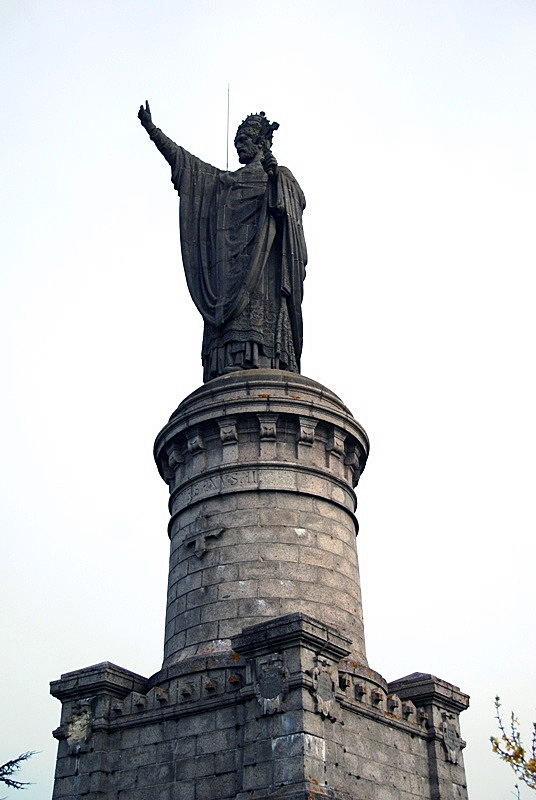 La statue du pape Urbain II - Châtillon-sur-Marne