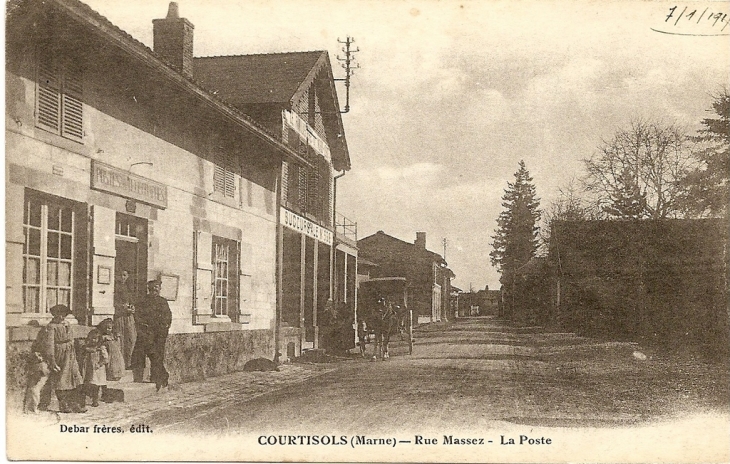 Rue Massez  la poste en 1917 - Courtisols