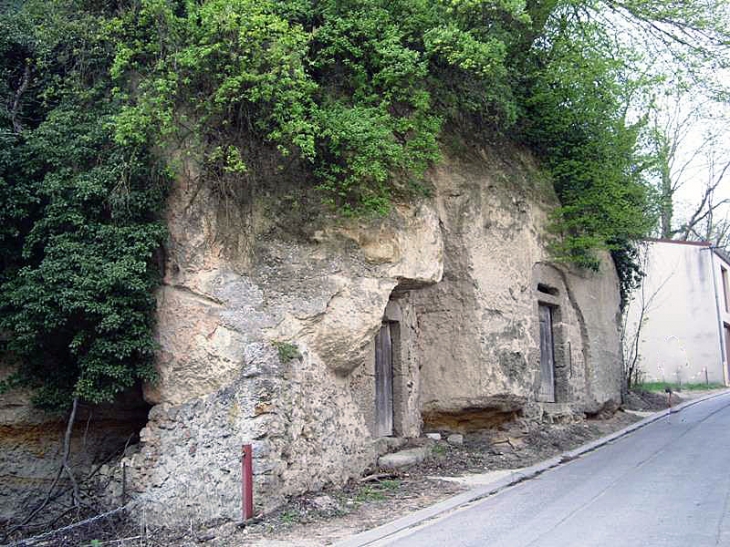 Cave troglodyte - Fleury-la-Rivière