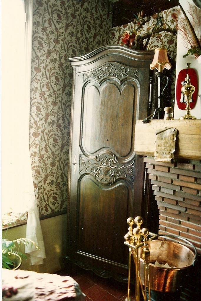 L'intérieur de sa maison, hum ! Et cette armoire que j'aimais beaucoup - Giffaumont-Champaubert