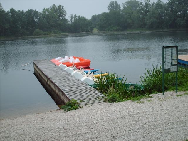 L'étang et ses pedalos - Givry-en-Argonne