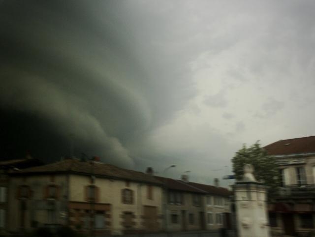 Un gros orage  sur Givry - Givry-en-Argonne