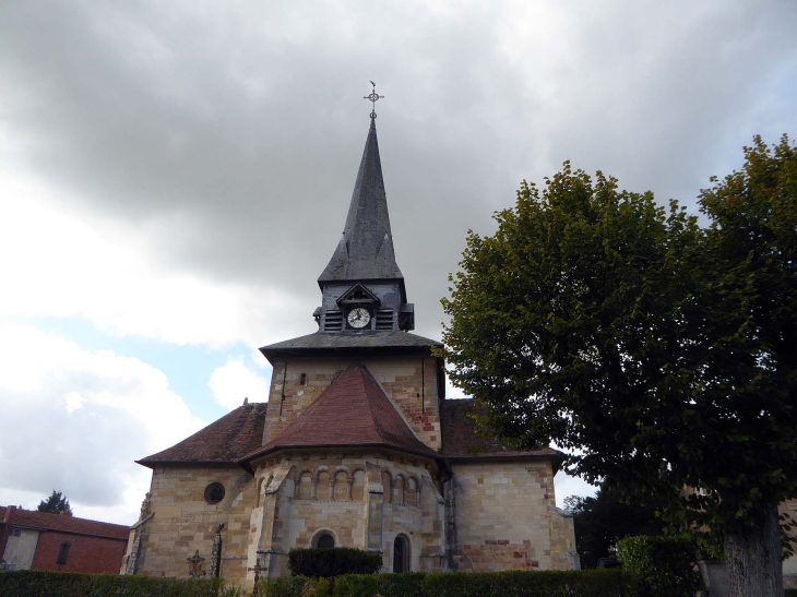 Derrière l'église - Heiltz-le-Maurupt