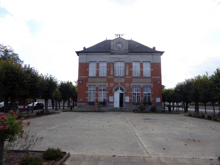 Place de la mairie - Heiltz-le-Maurupt