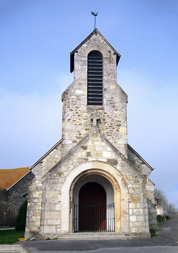 L'entrée de l'église - La Neuville-aux-Larris