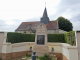 le monument aux morts devant l'église