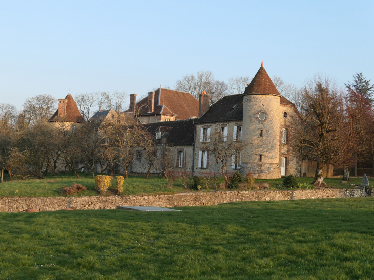 Le château - Mondement-Montgivroux