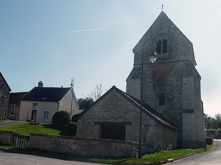 L'église - Mont-sur-Courville