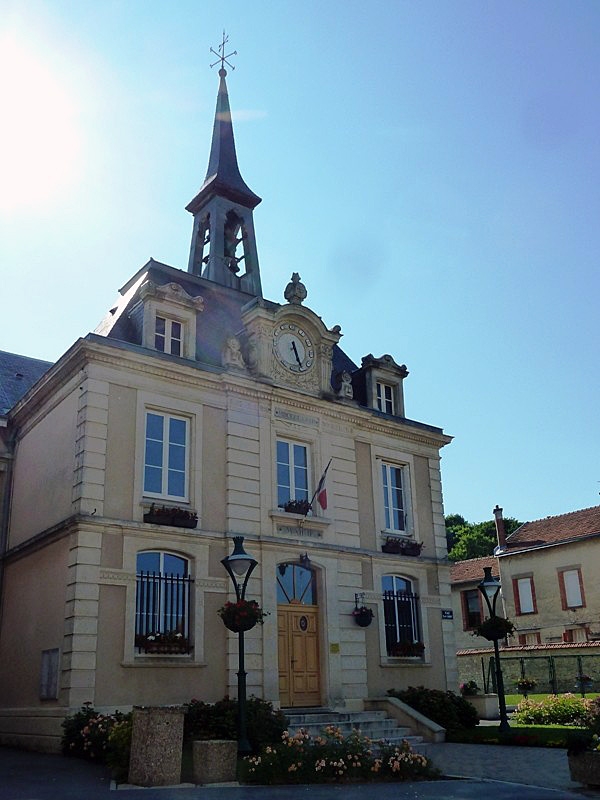 La mairie - Nogent-l'Abbesse