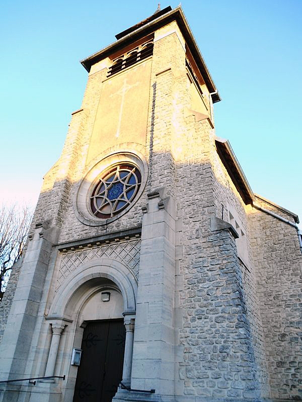 L'entrée de l'église - Prunay