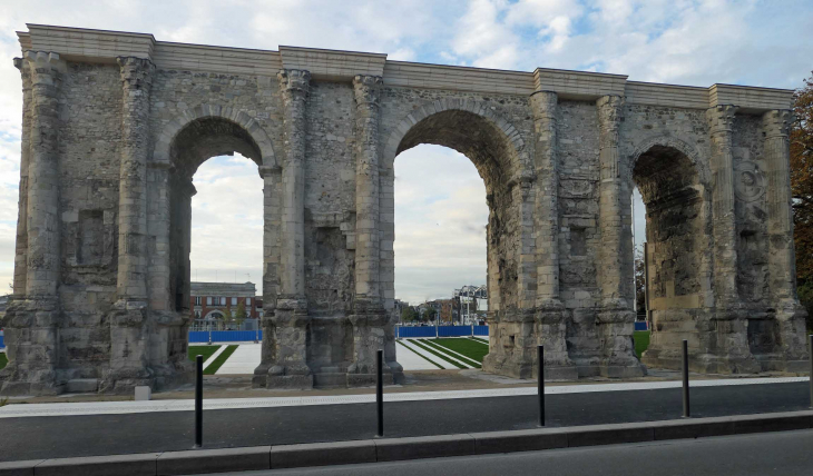 La porte gallo-romaine de Mars - Reims