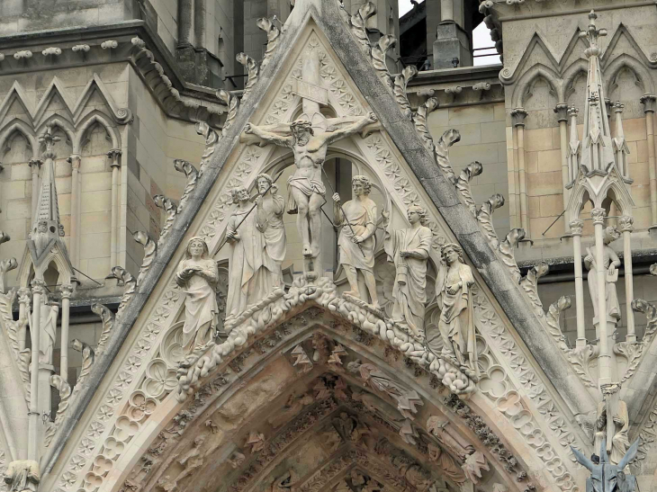 La cathédrale : portail de la passion du Christ - Reims