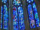 la cathédrale : vitraux de Marc Chagall dans la chapelle absidiale