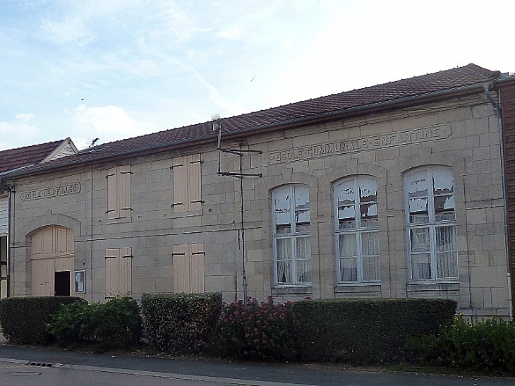 L'ancienne école - Saint-Remy-en-Bouzemont-Saint-Genest-et-Isson