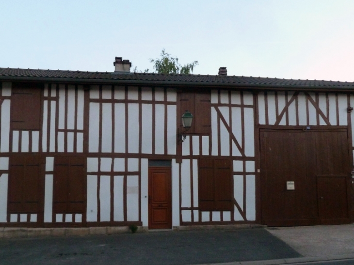 Maison à pans de bois - Saint-Remy-en-Bouzemont-Saint-Genest-et-Isson