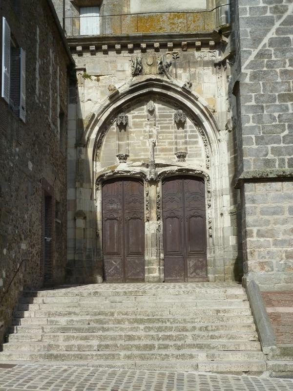 L'entrée de l'église - Sézanne