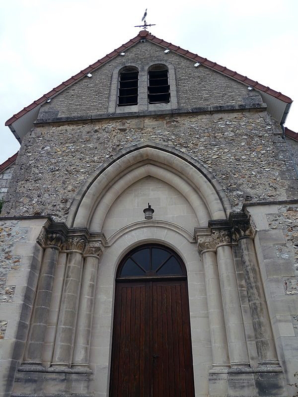 L'entrée de l'église - Vaudemange