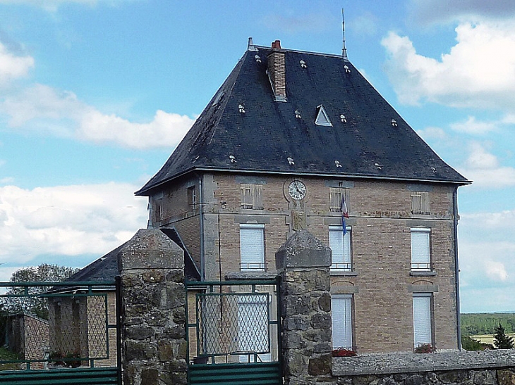La mairie - Vavray-le-Grand
