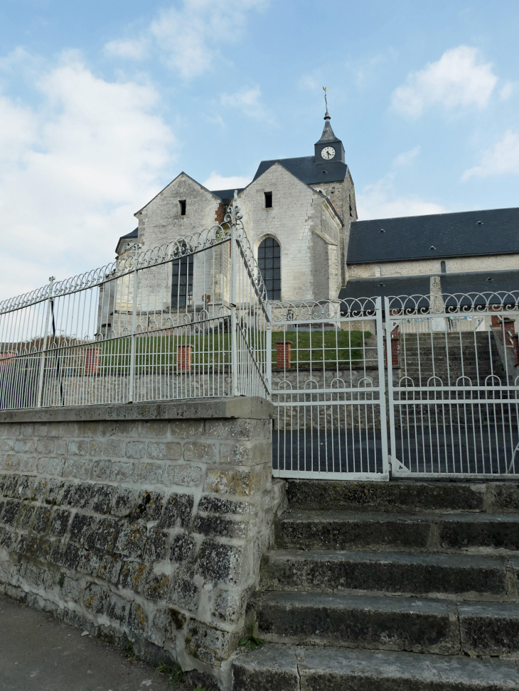 L'église perchée - Villeseneux