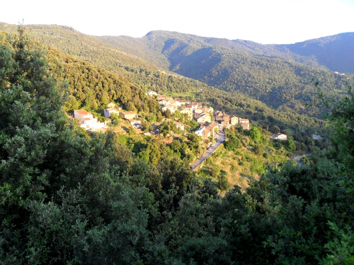 Un village dans la montagne - Bisinchi
