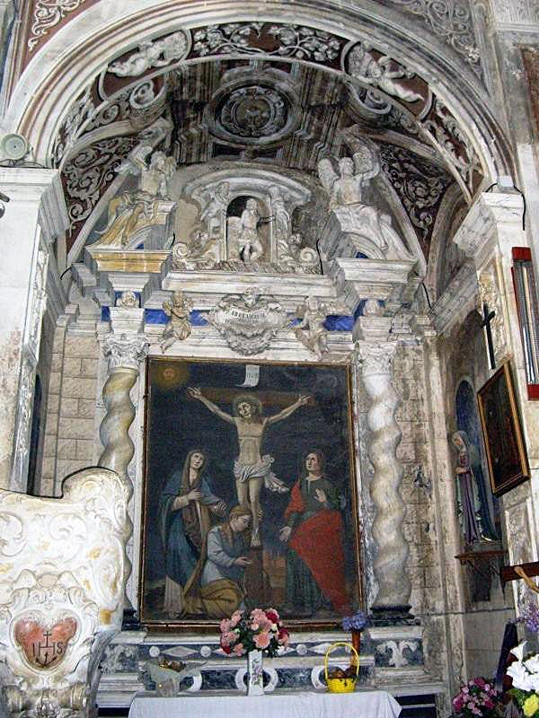 L'intérieur baroque de l'église - Piedicroce