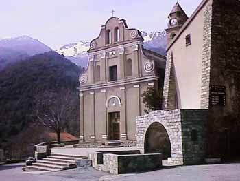 Place de l'église - Santo-Pietro-di-Venaco
