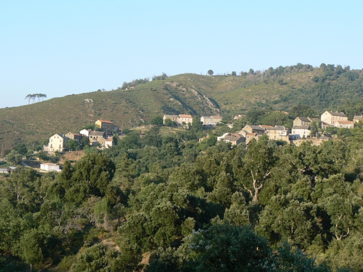 Le village photographié de la route - Valle-di-Rostino