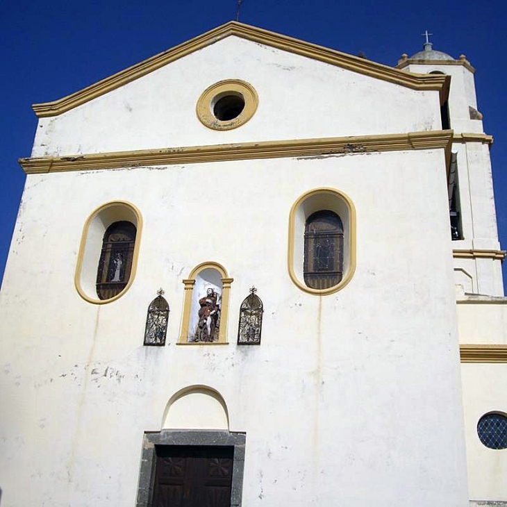 La façade de l'église - Zilia
