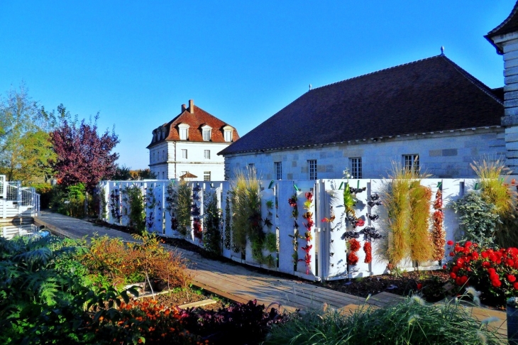 Les jardins de la saline Royale. - Arc-et-Senans