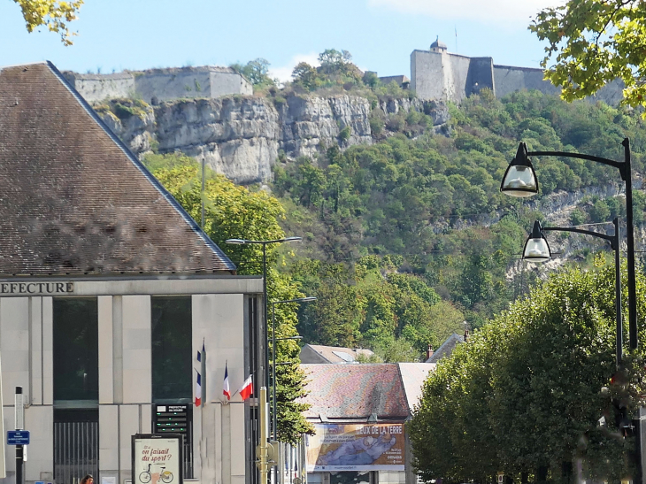 La Citadelle vue de la ville - Besançon