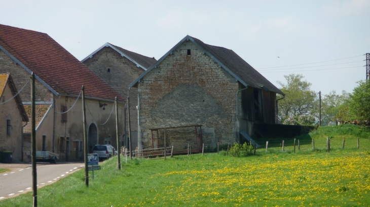 Les granges - Châtillon-sur-Lison