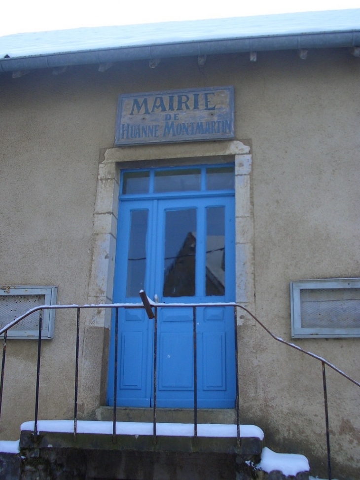 Entrée de la mairie - Huanne-Montmartin