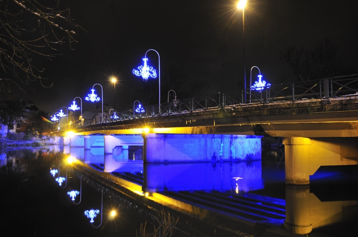 Vue du pont la nuit - Montbéliard