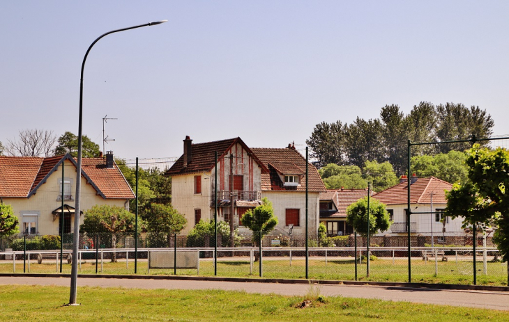 La Commune - Breuches