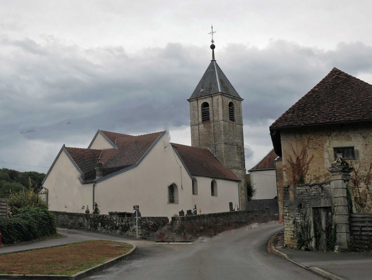 L'église dans le village - Cult