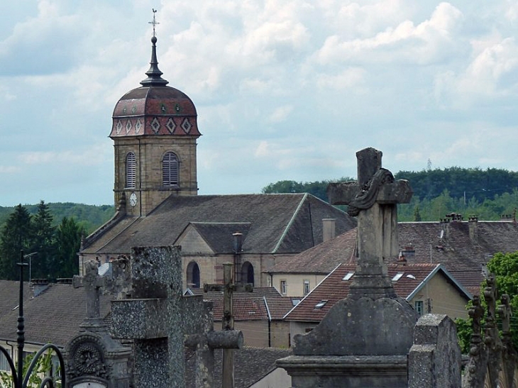 L'église vue du cimetière - Fougerolles