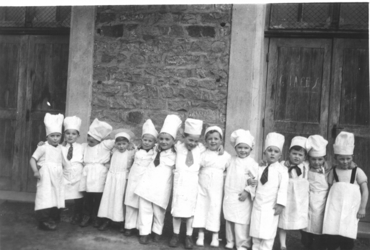 Ecole des soeurs de Luxeuil en 1950 - Luxeuil-les-Bains