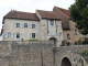 les maisons au dessus des remparts