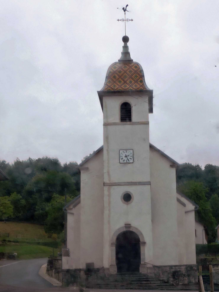 L'église au clocher comtois vernissé - Pennesières