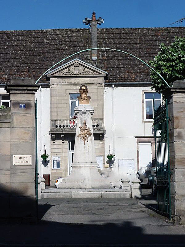 L'entrée de la mairie - Saint-Loup-sur-Semouse